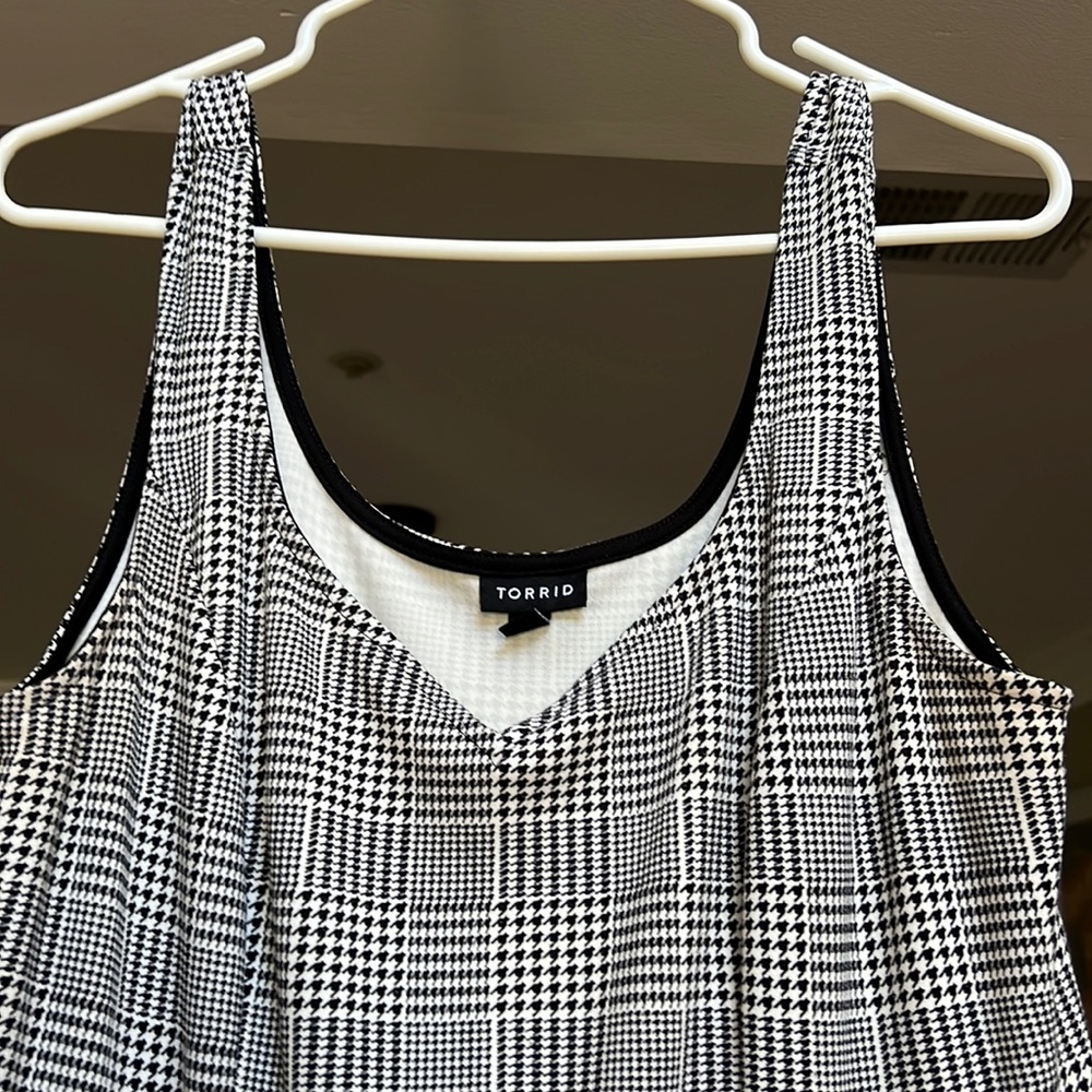 Has Pockets! B&W Torrid dress size 1x